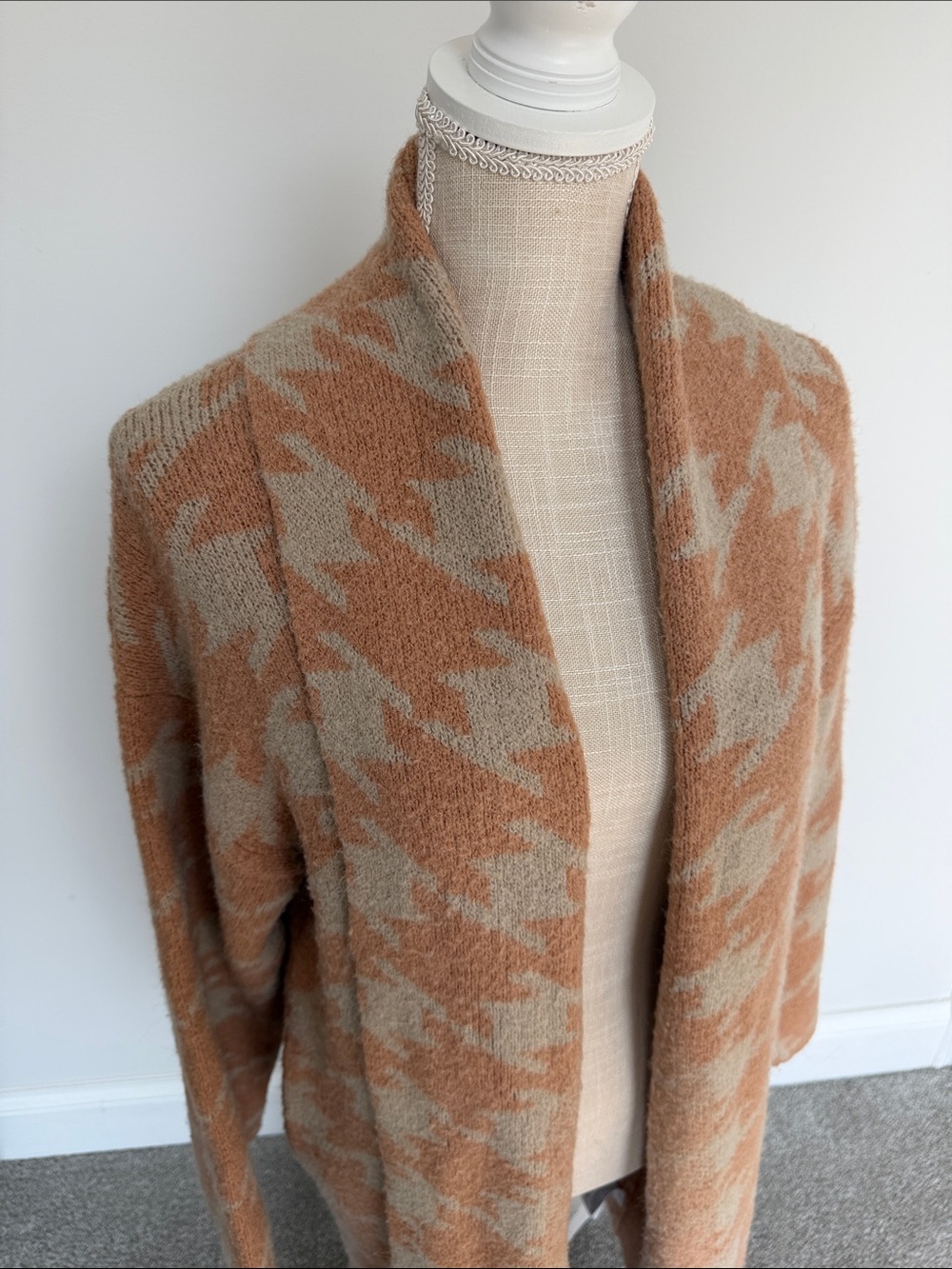 a new day Tan and Cream Houndstooth Open Cardigan